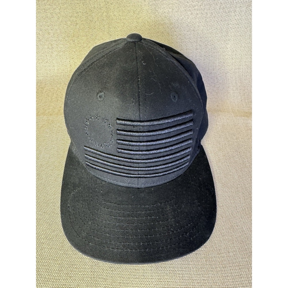 ⁠1776 United Hat Mens S/M Black Betsy Ross Flag Join Or Die Gadsden Snake Fitted